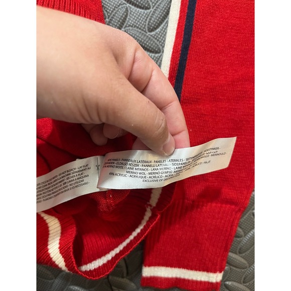 Ariat Ultimo Logo Sweater Merino Wool Red Equestrian V neck Pullover Small - Picture 5 of 8